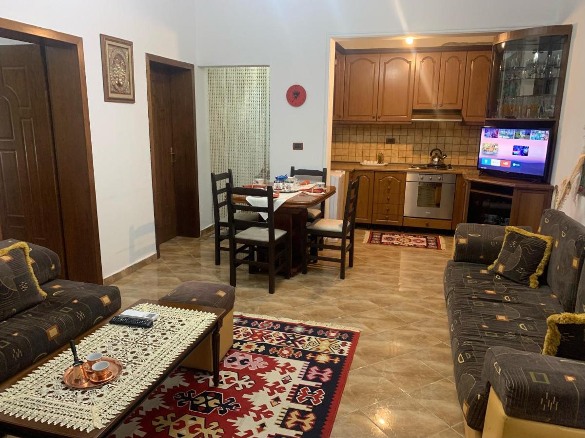 Vila Demaj! Free Parking Берат Екстериор снимка